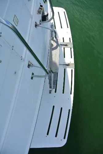 Slide: The Image of Vista 46 Sundeck 1988 - 7