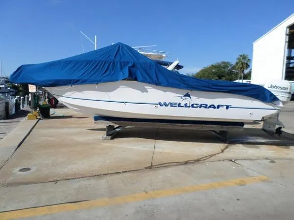 Slide: The Image of Wellcraft 238 Coastal 1995 - 10