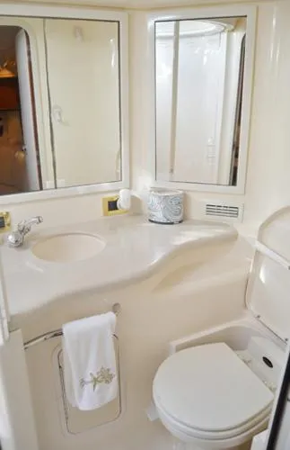 Slide: The Image of Sea Ray 400 Sundancer 2000 - 9