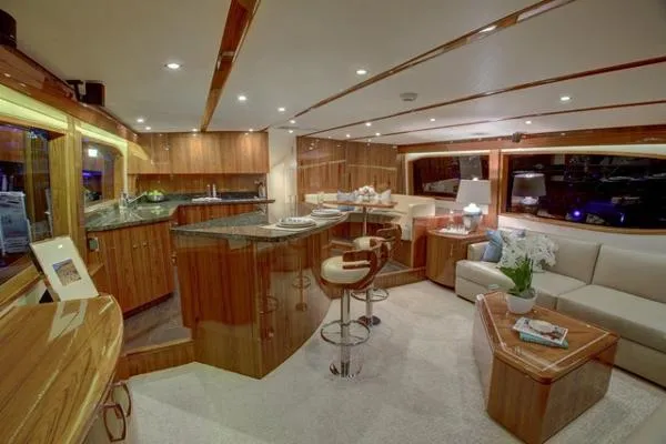Slide: The Image of Hatteras Convertible 2016 - 5