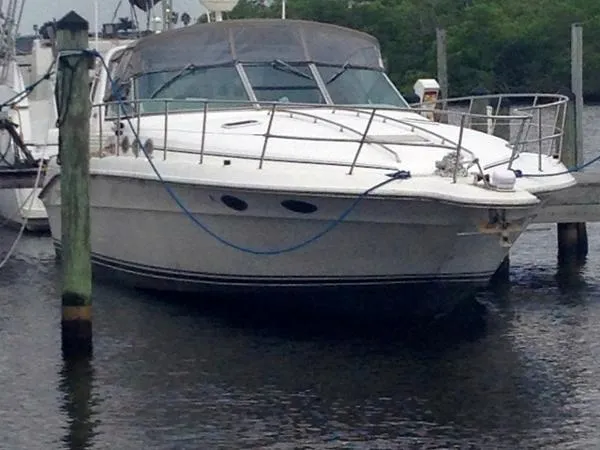 Slide: The Image of Sea Ray 400 Express Cruiser 1996 - 0