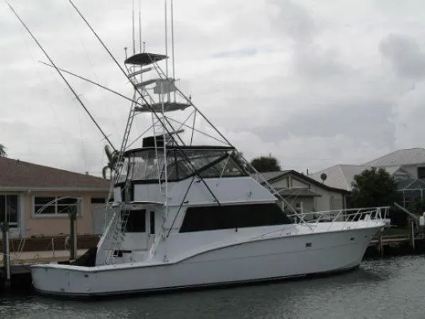 Slide: The Image of Hatteras Convertible 1985 - 0