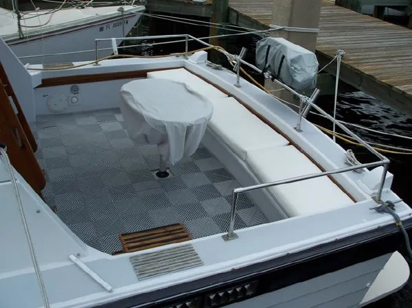 Slide: The Image of Pequod Flybridge 1992 - 6
