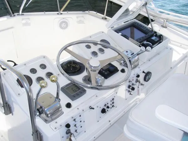 Slide: The Image of Hatteras 45 Convertible 1984 - 6