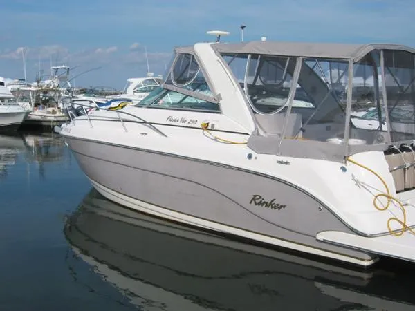 Slide: The Image of Rinker 290 FIESTA VEE 2004 - 1