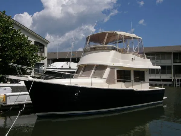 Slide: The Image of Mainship Flybridge Trawler 2006 - 0