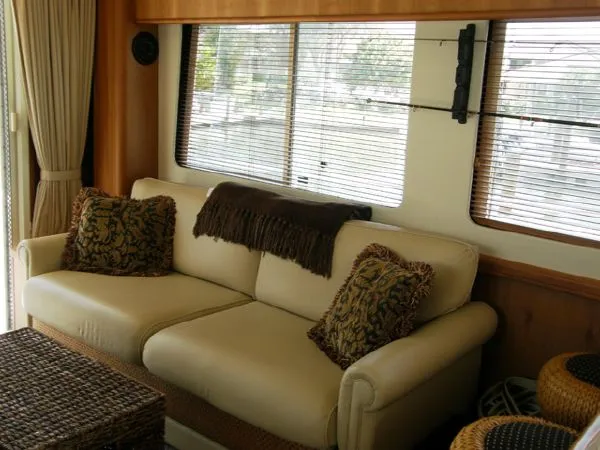 Slide: The Image of Mainship Flybridge Trawler 2006 - 2