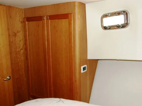 Slide: The Image of Mainship Flybridge Trawler 2006 - 9