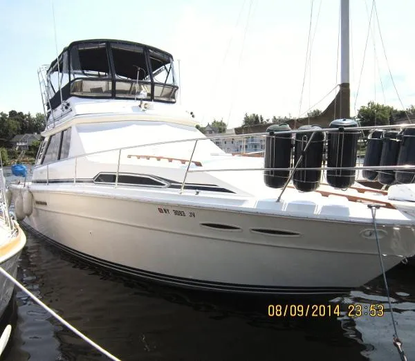 Slide: The Image of Sea Ray 390 Sedan Bridge 1984 - 0