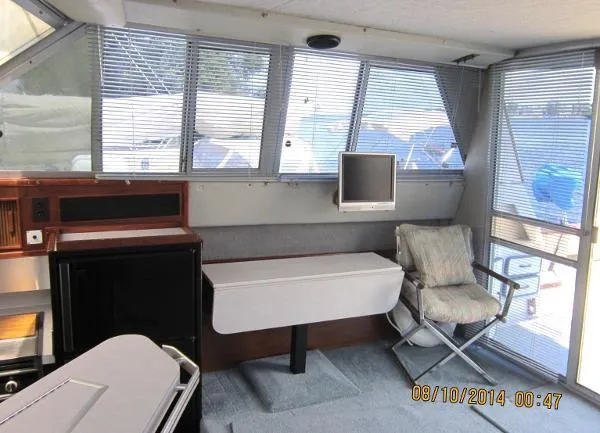 Slide: The Image of Sea Ray 390 Sedan Bridge 1984 - 3