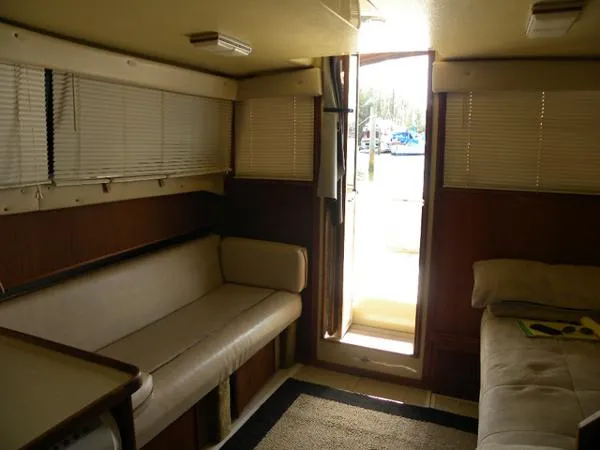 Slide: The Image of Sea Ray 300 Sedan Bridge 1986 - 4