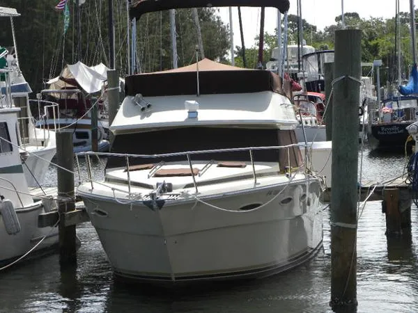 Slide: The Image of Sea Ray 300 Sedan Bridge 1986 - 9
