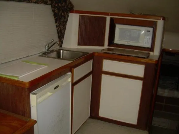 Slide: The Image of Bertram 37 Convertible 1987 - 5
