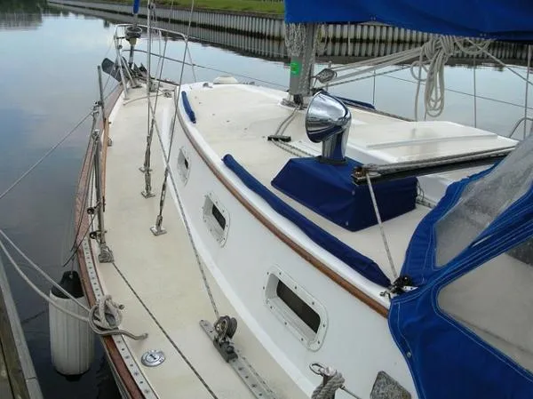 Slide: The Image of Morgan 323 Sloop 1984 - 8