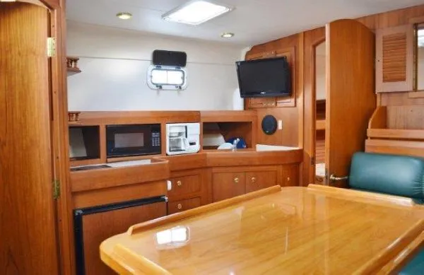Slide: The Image of Mainship 34 PILOT 2001 - 4