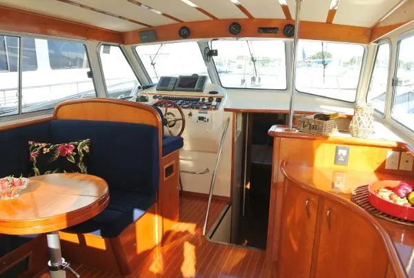 Slide: The Image of Rodman Sportfisher 41 Walk Around 2004 - 2