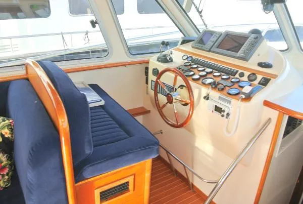 Slide: The Image of Rodman Sportfisher 41 Walk Around 2004 - 5