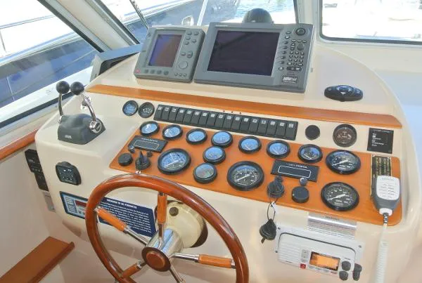 Slide: The Image of Rodman Sportfisher 41 Walk Around 2004 - 6