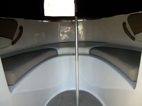 Slide: The Image of Four Winns 180 Horizon 2002 - 5