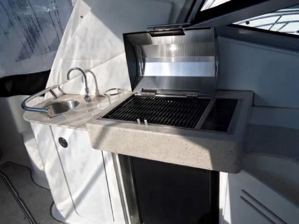 Slide: The Image of Sea Ray 330 Sundancer 2010 - 11