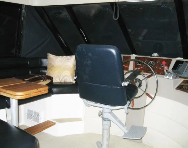 Slide: The Image of Bayliner 4788 Pilothouse 1998 - 10
