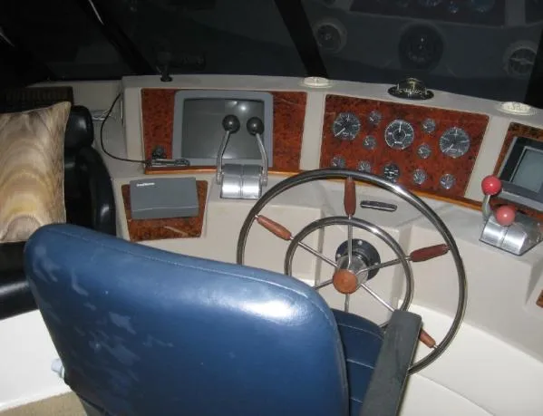 Slide: The Image of Bayliner 4788 Pilothouse 1998 - 11