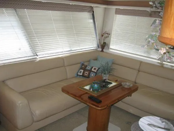 Slide: The Image of Bayliner 4788 Pilothouse 1998 - 3