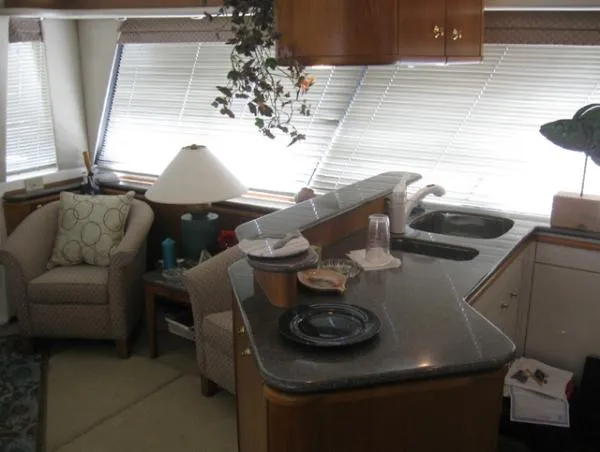Slide: The Image of Bayliner 4788 Pilothouse 1998 - 7