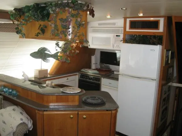 Slide: The Image of Bayliner 4788 Pilothouse 1998 - 9