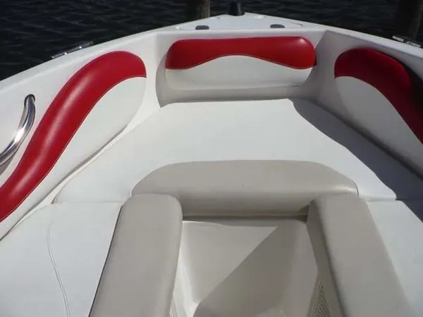 Slide: The Image of Mariah SX18 BOWRIDER 2006 - 2