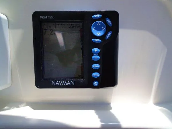 Slide: The Image of Wellcraft 290 Coastal 2004 - 8
