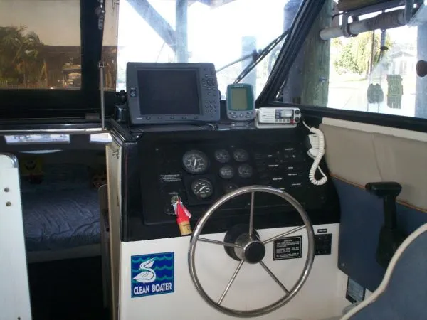 Slide: The Image of Bayliner 2859 Classis 1995 - 8