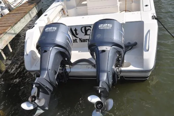 Slide: The Image of Pursuit 3070 Offshore center console express 2004 - 8