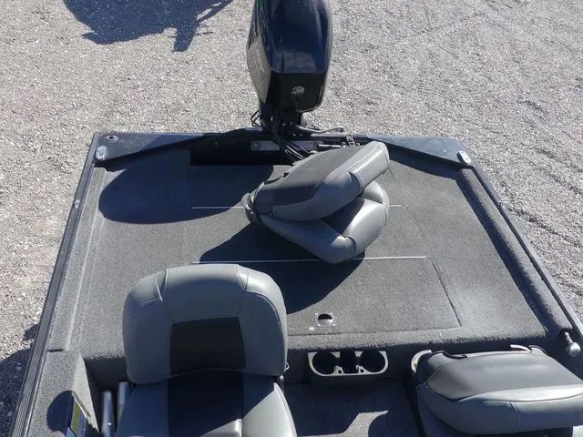 Slide: The Image of Tracker Bass Tracker Classic XL 2021 - 13