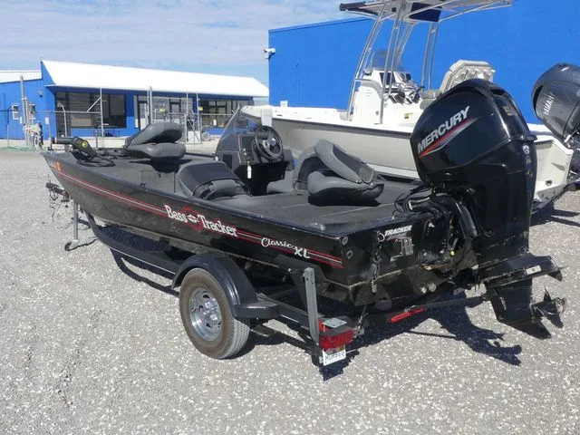 Slide: The Image of Tracker Bass Tracker Classic XL 2021 - 6