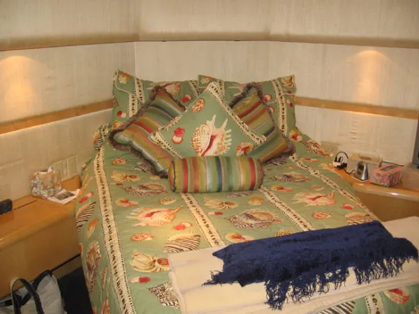 Slide: The Image of Hatteras 60 Convertible 1999 - 9