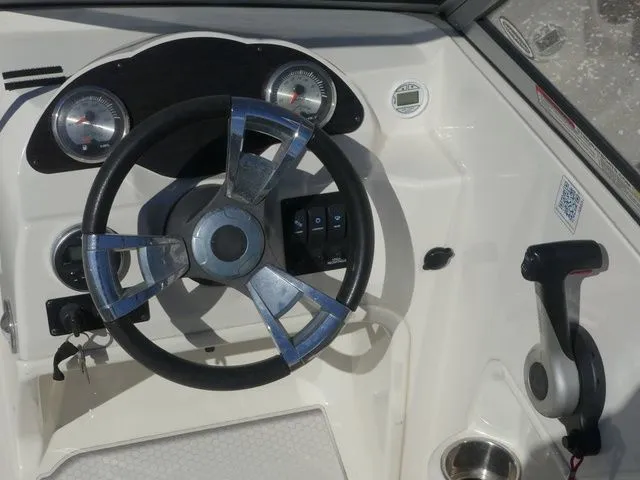 Slide: The Image of Stingray 191 DC 2016 - 15