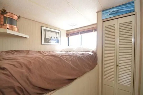 Slide: The Image of Sumerset Houseboat 1993 - 6