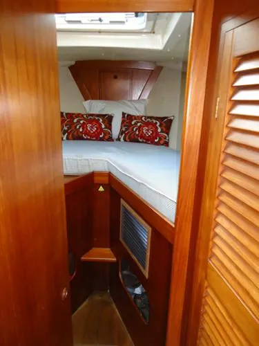 Slide: The Image of Fisher 25 Pilothouse 1979 - 7