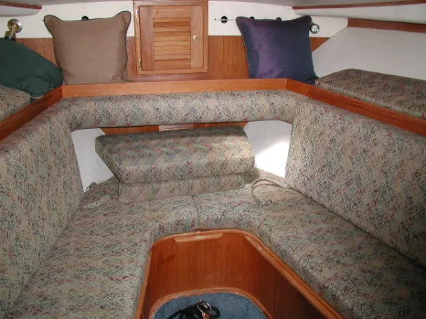 Slide: The Image of Albemarle 32 EXPRESS 2001 - 3