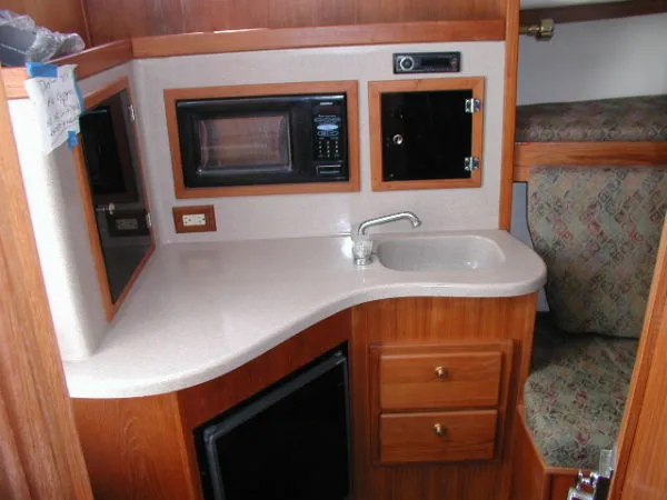 Slide: The Image of Albemarle 32 EXPRESS 2001 - 4