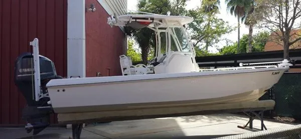 Slide: The Image of Everglades 243 Center Console 2011 - 4