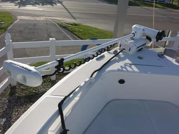 Slide: The Image of Everglades 243 Center Console 2011 - 7