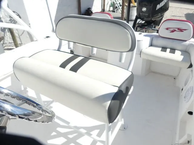 Slide: The Image of Glasstream 221 CC 2016 - 9