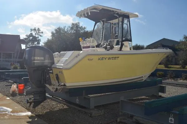 Slide: The Image of Key West 225 CC Bluewater 2014 - 1