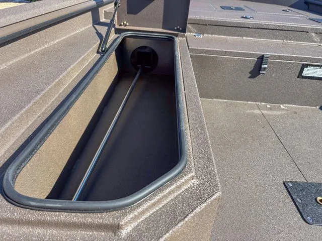 Slide: The Image of Avid 18 Commander 2026 - 8