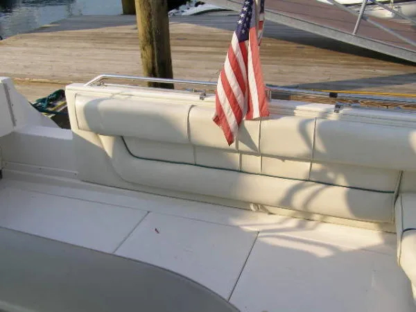 Slide: The Image of Sea Ray 330 Sundancer 1994 - 10