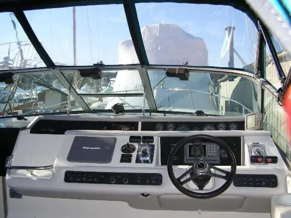 Slide: The Image of Sea Ray 330 Sundancer 1994 - 7