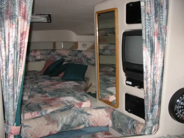 Slide: The Image of Sea Ray 330 Sundancer 1994 - 9