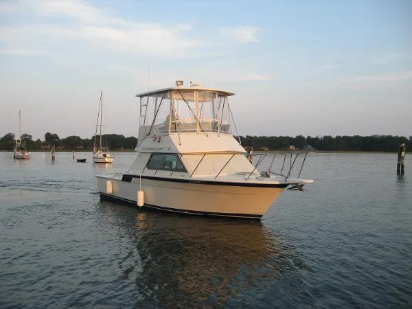 Slide: The Image of Hatteras 32 Flybridge Fisherman 1984 - 0